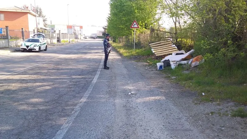 COLLEGNO - Contrasto all'abbandono dei rifiuti: nel 2025 la Locale ha denunciato 10 persone - FOTO