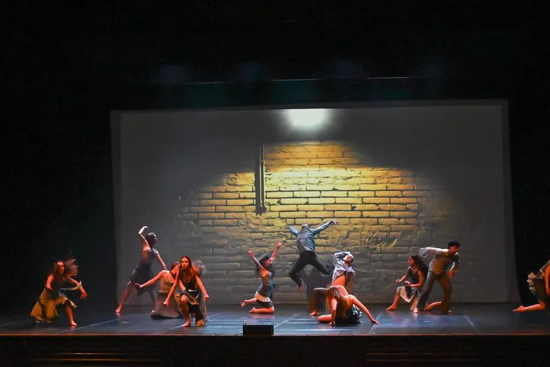 NICHELINO - Due passioni per la danza e la poesia uniscono le forze al teatro Superga