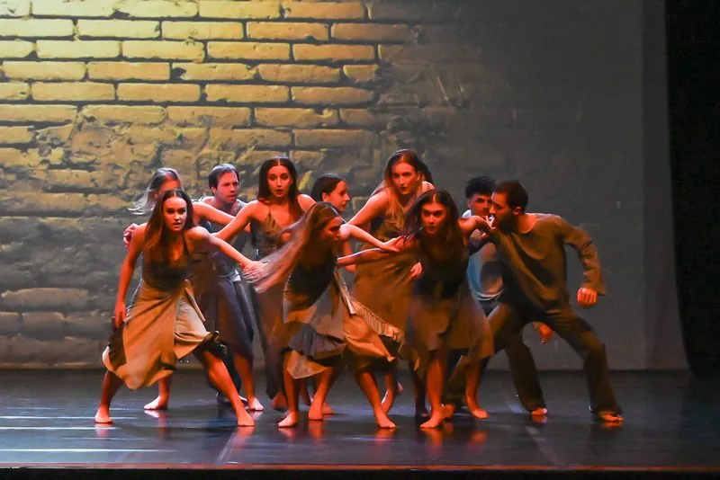 NICHELINO - Due passioni per la danza e la poesia uniscono le forze al teatro Superga