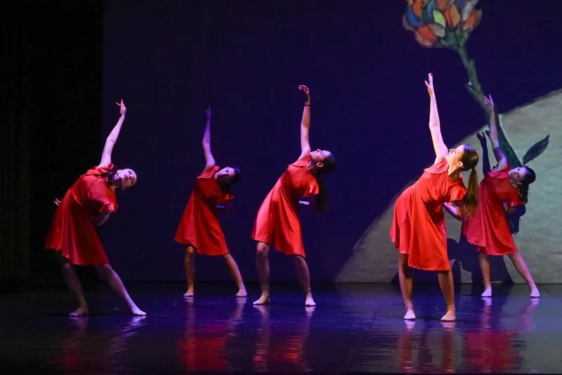 NICHELINO - Due passioni per la danza e la poesia uniscono le forze al teatro Superga