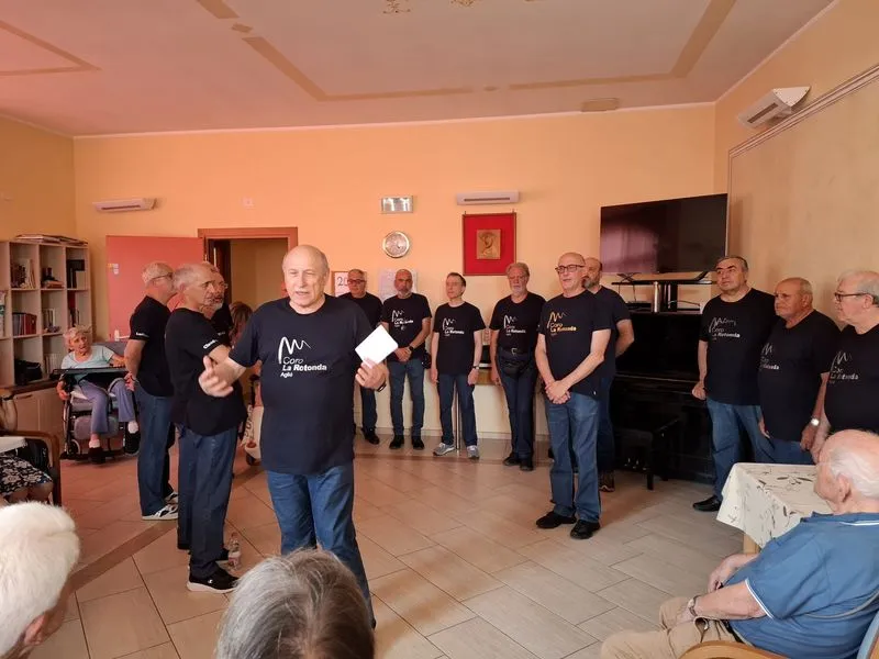 AGLIE' - La musica che cura: un successo i due concerti del coro La Rotonda per gli anziani delle Rsa - FOTO