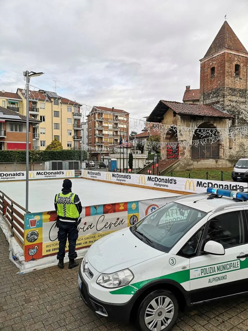 ALPIGNANO - Trovato e denunciato l'autore dei danneggiamenti alla pista di pattinaggio
