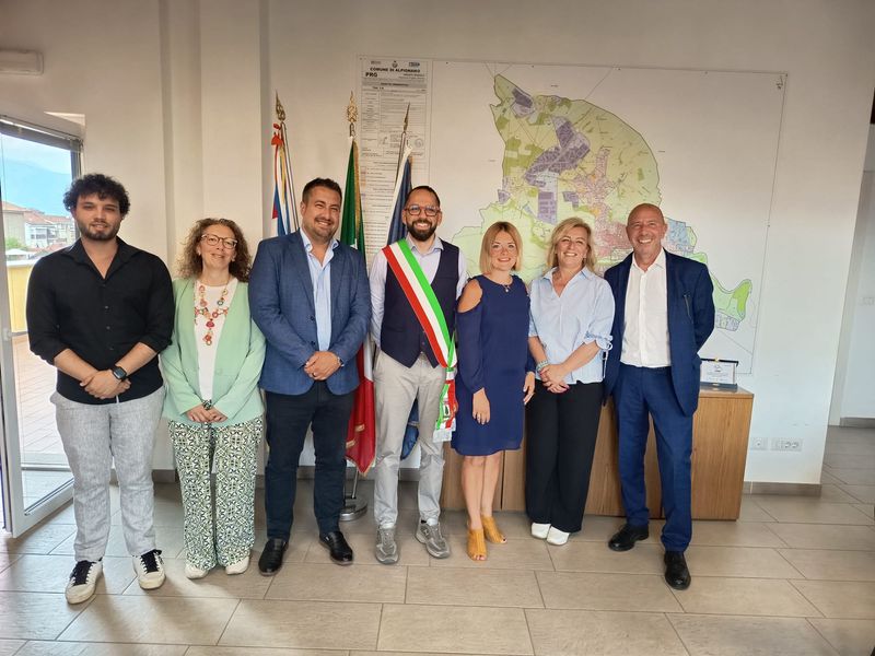 ALPIGNANO - La Giunta Palmieri: vice sindaco Montagono, Priante, Brancati, Stroscia e Barbiani