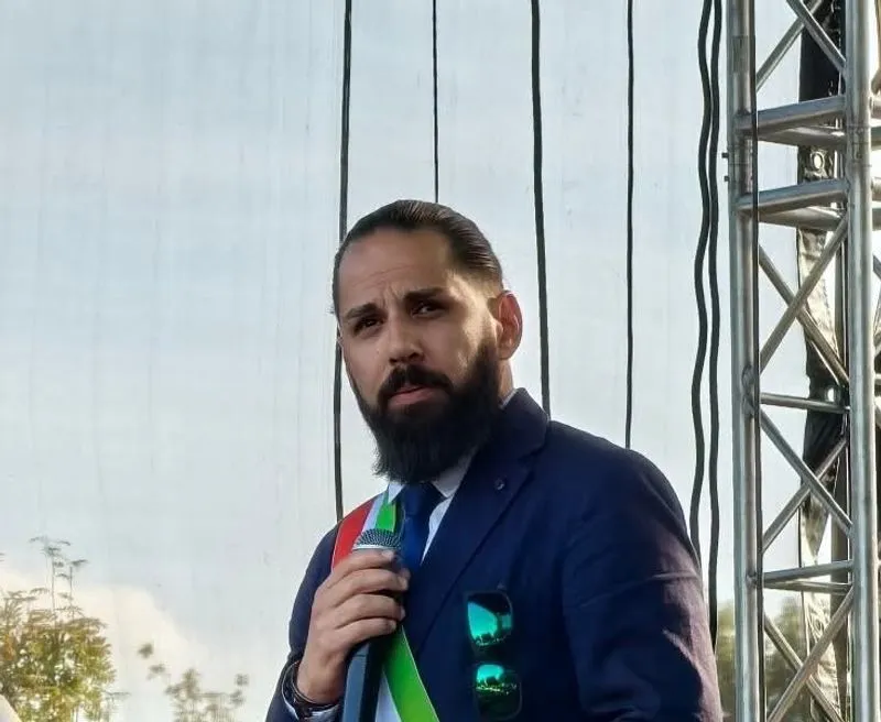 ALPIGNANO - Morte ragazzo 18enne, il sindaco Palmieri: «chiedere aiuto non è una debolezza, è un gesto di coraggio»