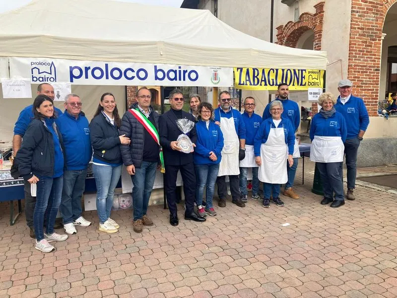 BAIRO - Un successo il mercatino d’autunno: celebrate le eccellenze locali - FOTO
