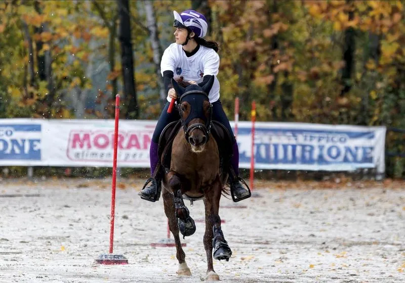 BAIRO - Campionati italiani di mounted games, Francesca e Sara del team Equin'ozio strappano applausi - FOTO
