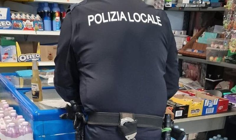 BEINASCO - Vendita di alcolici non autorizzata: controlli di polizia locale e carabinieri nei locali
