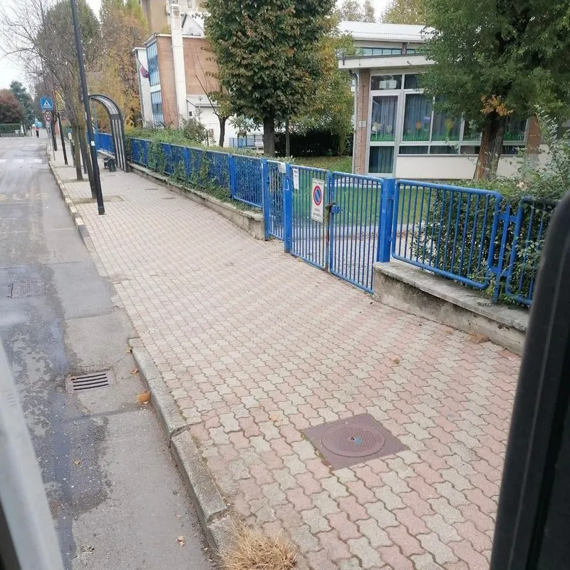 BEINASCO - Operatore ecologico vittima degli haters sui social, il sindaco lo difende: «Invece di attaccarlo dovremmo dire grazie»