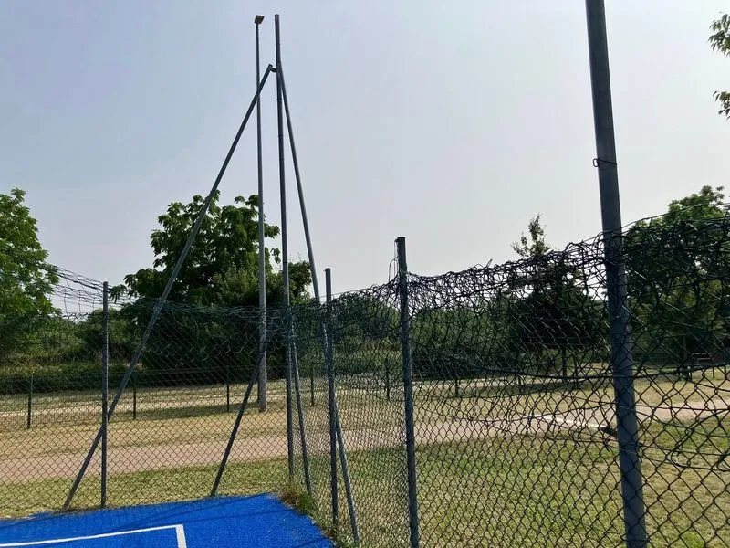 BEINASCO - Vandali in azione, raid e danneggiamenti al campo da calcetto delle Fornaci - FOTO