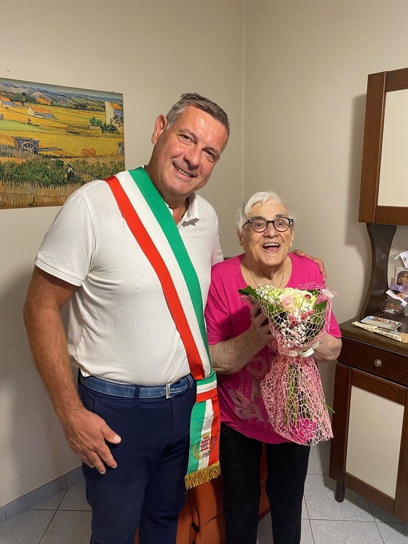 BORGARO - Grande festa per i primi 100 anni della signora Erpelia Tomaselli