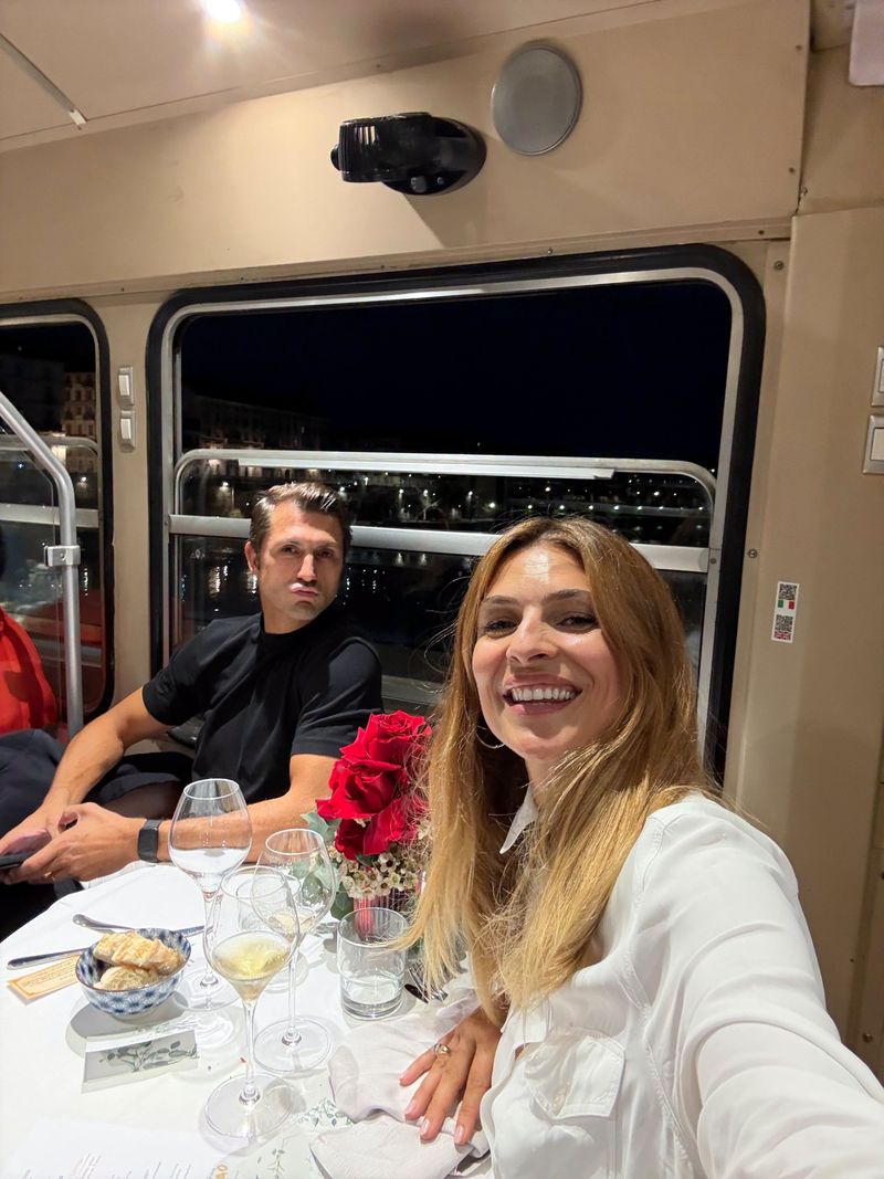 BORGARO - Sul tram ristorante la grande festa di Cristina Chiabotto per i suoi primi 40 anni - FOTO