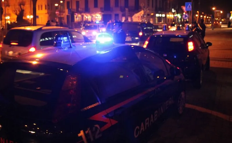 BORGARO TORINESE - Esplosione nella notte, nel mirino dei ladri il distributore automatico di «Gratta e Vinci»