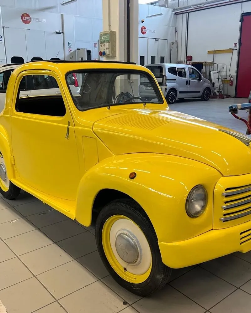 BORGARO - Sei mesi dopo l'incidente, la mitica Topolino gialla torna nella rotonda di via Lanzo