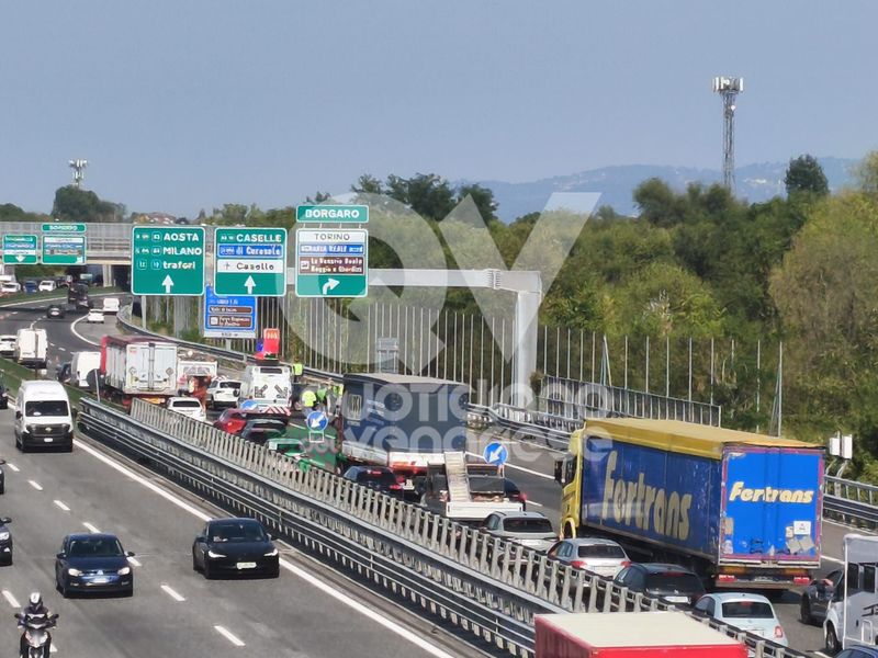INCIDENTE MORTALE IN TANGENZIALE - Scontro auto-moto a BORGARO: morto motociclista