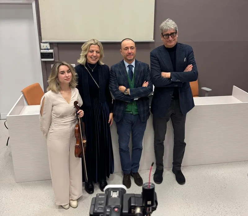 BORGARO - Il pianista Davide Cava a dicembre suonerà il piano all'ospedale di Vercelli - FOTO