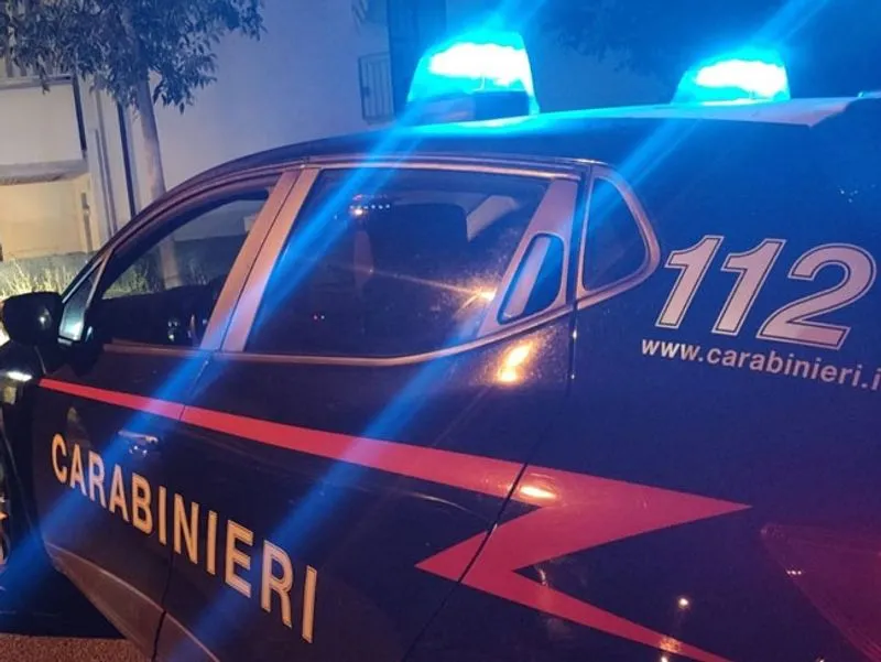 BRUINO - Assalto al bancomat di piazza del Municipio, ladri messi in fuga dai carabinieri
