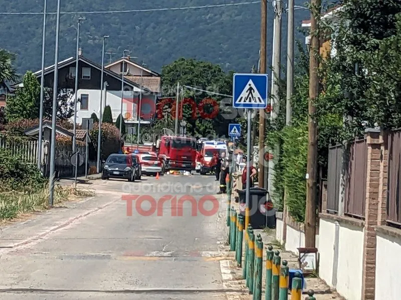 TRAGEDIA A BRUINO - Incidente sul lavoro, operaio muore investito da un camion - FOTO