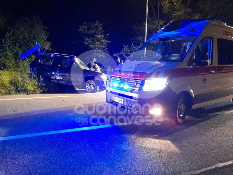 BRUTTO INCIDENTE TRA BUSANO E VALPERGA - Scontro tra due auto sulla provinciale, due feriti - FOTO