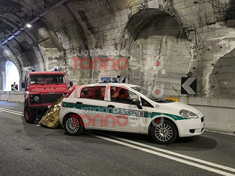 CAMBIANO - Schianto in galleria con la motocicletta, morto l'imprenditore Alessandro Bellini - FOTO