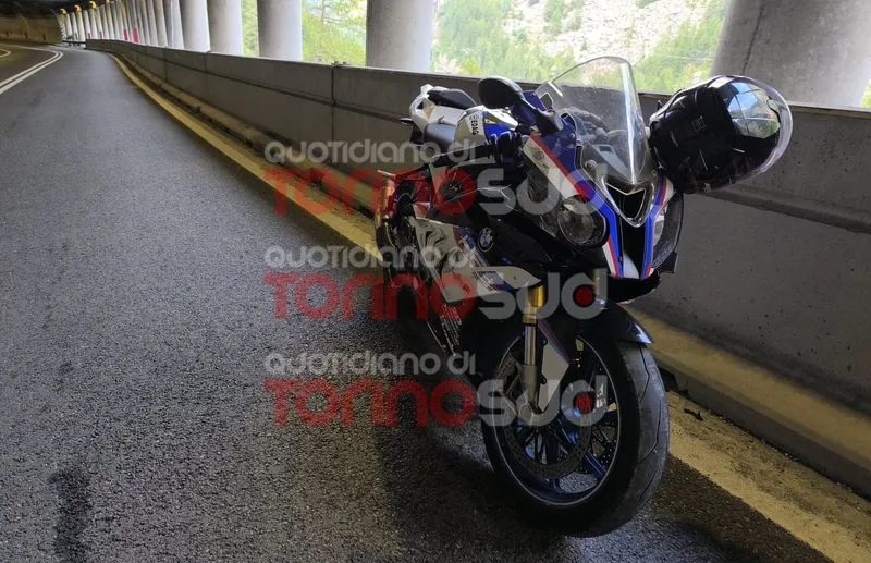 CAMBIANO - Schianto in galleria con la motocicletta, morto l'imprenditore Alessandro Bellini - FOTO