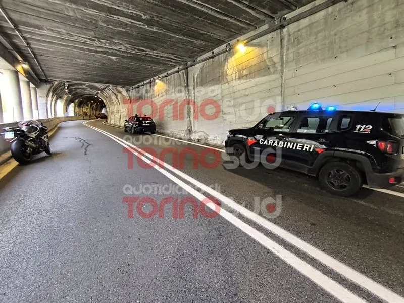 CAMBIANO - Schianto in galleria con la motocicletta, morto l'imprenditore Alessandro Bellini - FOTO