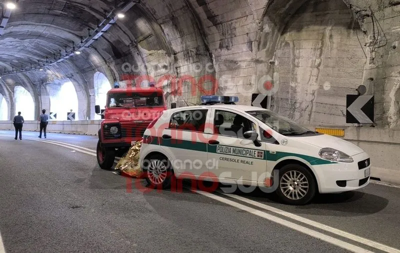 CAMBIANO - Schianto in galleria con la motocicletta, morto l'imprenditore Alessandro Bellini - FOTO