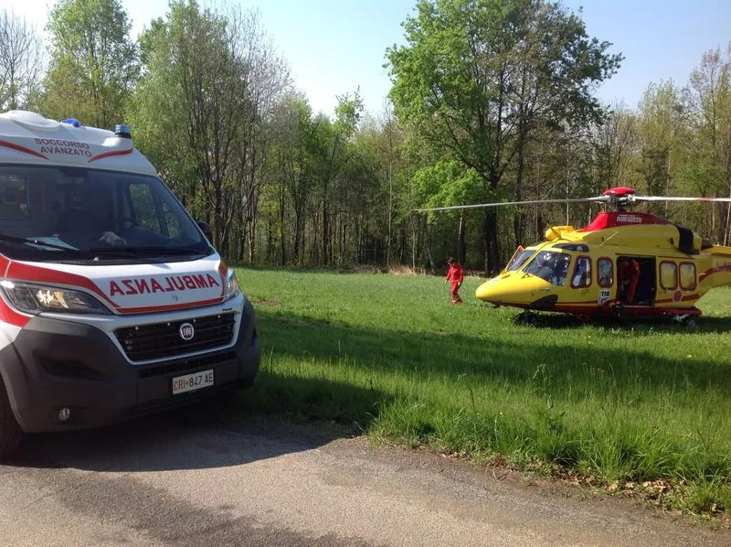 TRAGEDIA A CANDIOLO - Si schianta con la Porsche Macan: morto un ragazzo di 21 anni