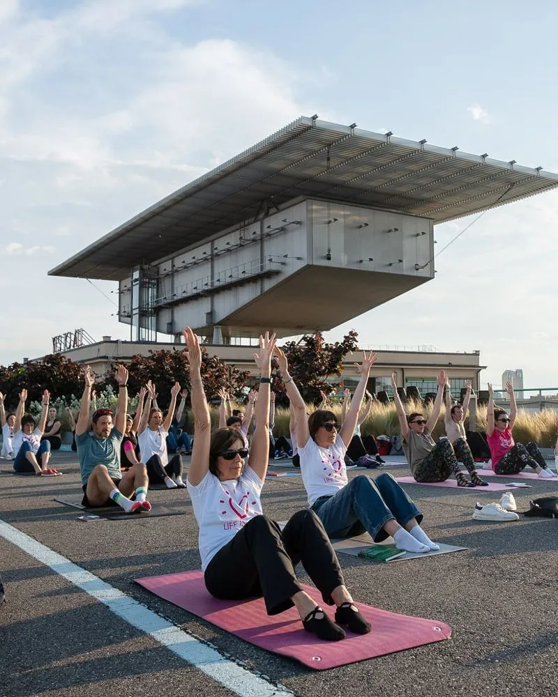CANDIOLO - Una lezione di pilates speciale con Cristina Chiabotto sulla pista del Lingotto - FOTO