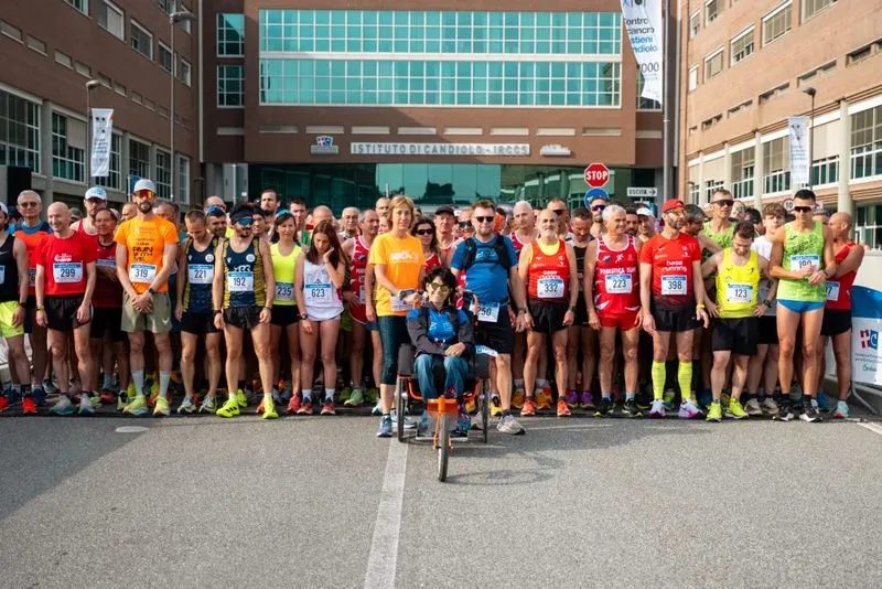 CANDIOLO - Mille runners hanno corso per la ricerca sul cancro - FOTO