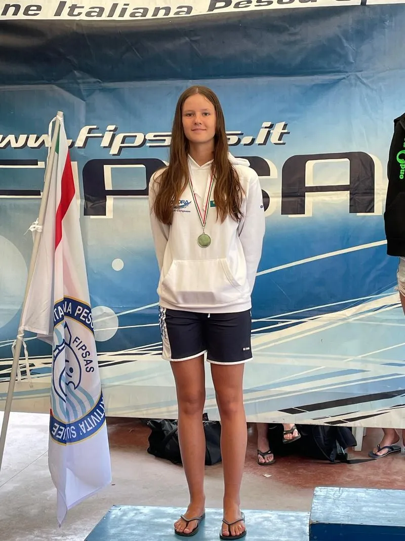 CARIGNANO - La giovane e talentuosa Arianna Bussano vola ai mondiali junior di nuoto pinnato - FOTO