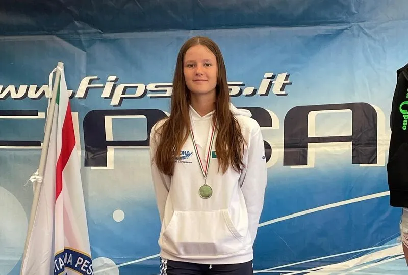 CARIGNANO - La giovane e talentuosa Arianna Bussano vola ai mondiali junior di nuoto pinnato - FOTO
