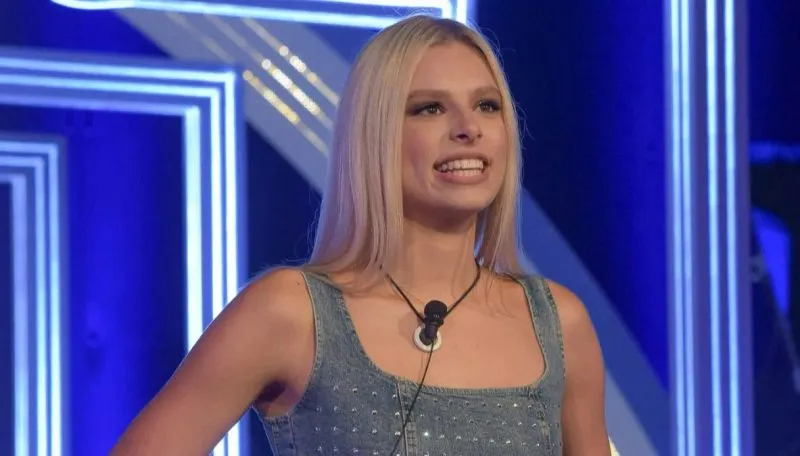 CARIGNANO - Grande Fratello, Giulia Soponariu è la prima finalista nella Casa