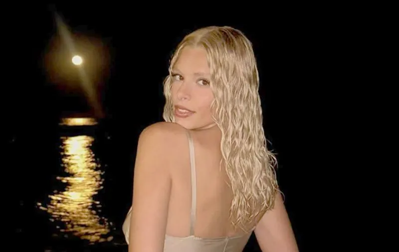 CARIGNANO - La modella Giulia Daniela Soponariu è entrata nella casa del Grande Fratello - FOTO