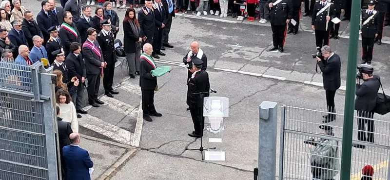 CARIGNANO - La caserma dei carabinieri è stata intitolata a Giovanni Manescotto - FOTO