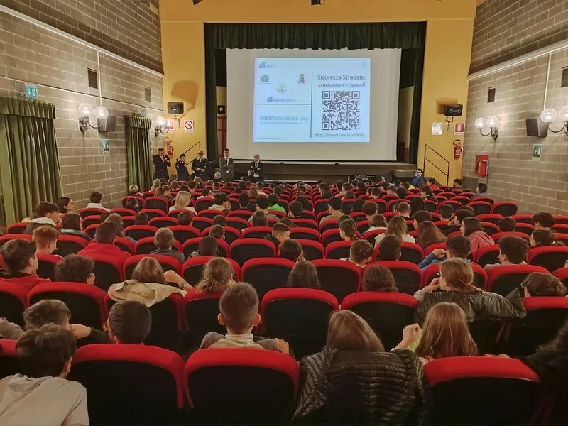 CARMAGNOLA - Grande successo per il tour educativo «Andiamo sul sicuro»