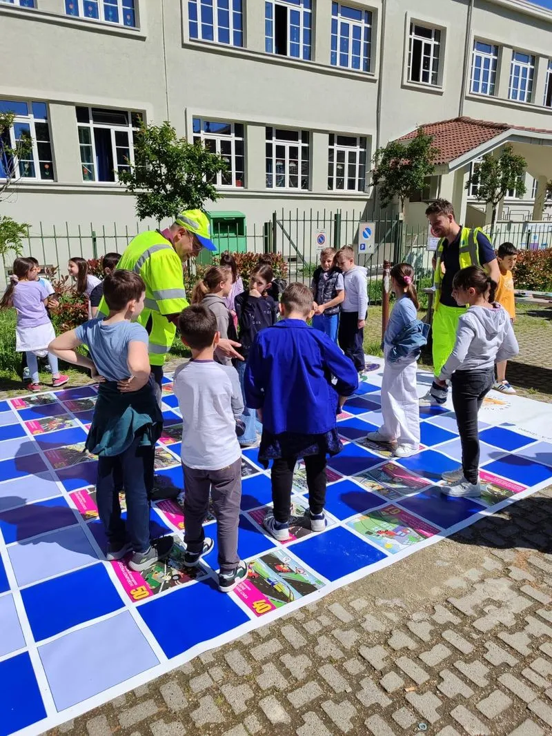 CARMAGNOLA - Grande successo per il tour educativo «Andiamo sul sicuro»
