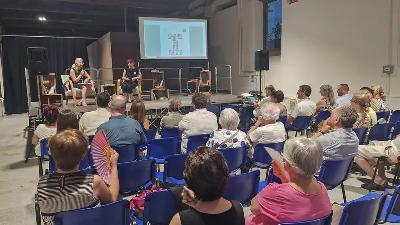 CARMAGNOLA - Presentato alla città il dossier per la candidatura a Capitale italiana del libro 2026 - FOTO