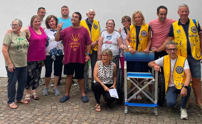 CARMAGNOLA - Una carrozzina da spiaggia per persone con disabilità donata dal Lions