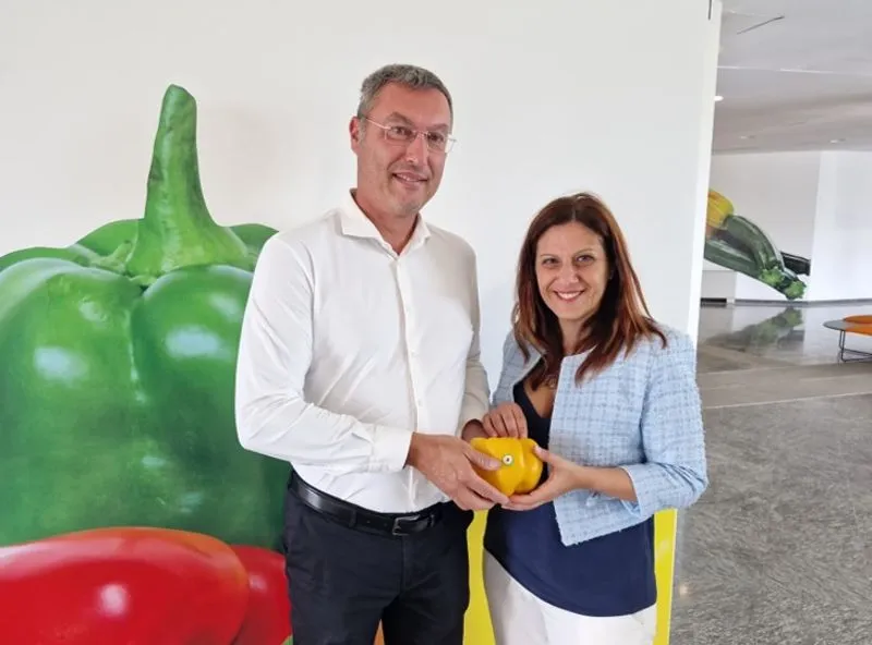 CARMAGNOLA - Inaugurata una vetrina del peperone al Centro Agro Alimentare di Torino - FOTO