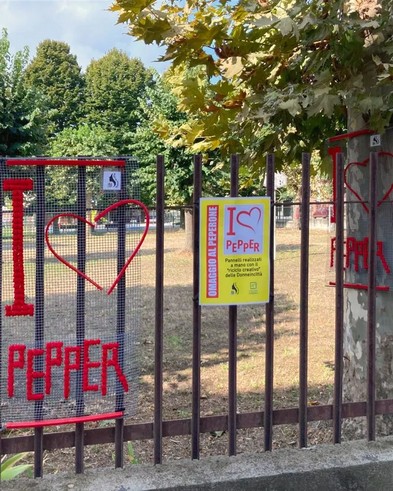 CARMAGNOLA - I materiali di riciclo diventano opere d'arte per un omaggio alla Fiera del Peperone - FOTO