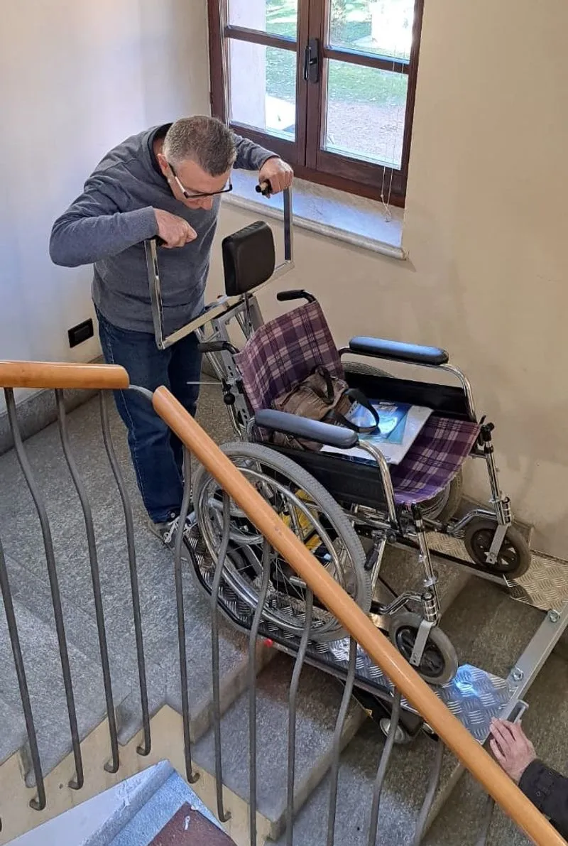 CARMAGNOLA - Consegnati in Comune i due nuovi sollevatori donati dalla Fondazione Martoglio - FOTO