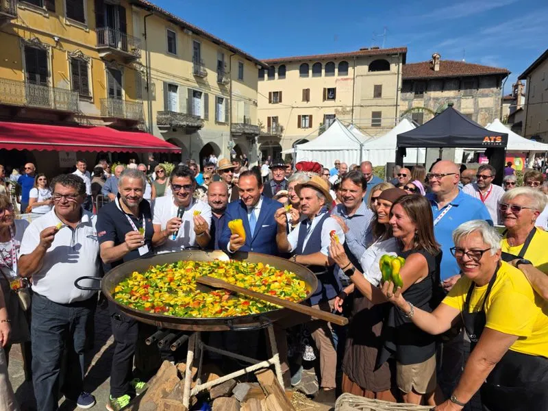 CARMAGNOLA - Anche il presidente Cirio ha reso omaggio al peperone e alla Fiera nazionale