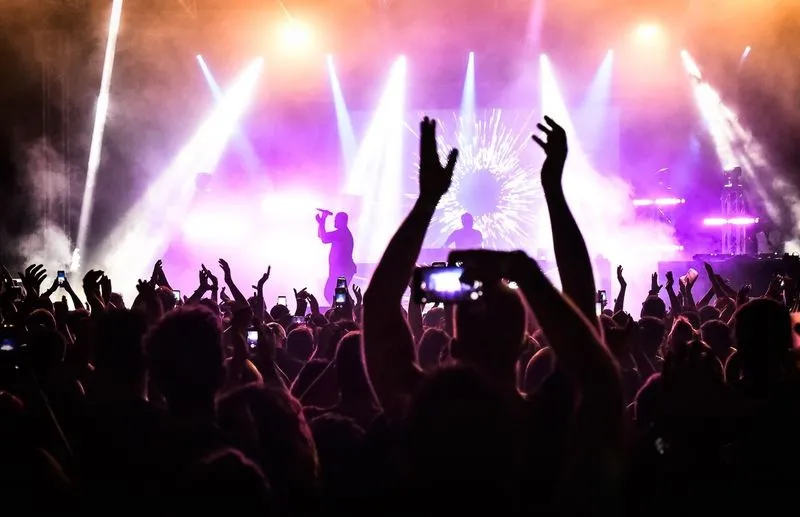 CARMAGNOLA - Si riaccende il «Foro Festival»: la musica in piazza Italia