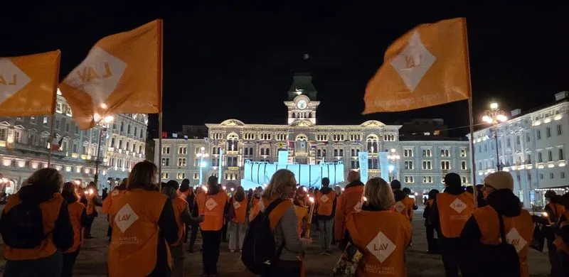 CARMAGNOLA - Le volontarie e i volontari della Lav premiati a Trieste - FOTO