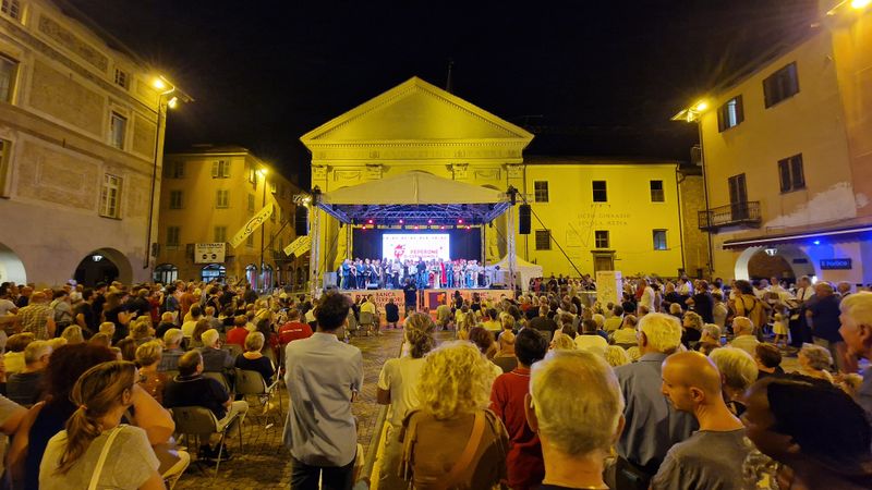 CARMAGNOLA - Così la Fiera del Peperone è anche cultura, teatro e poesia