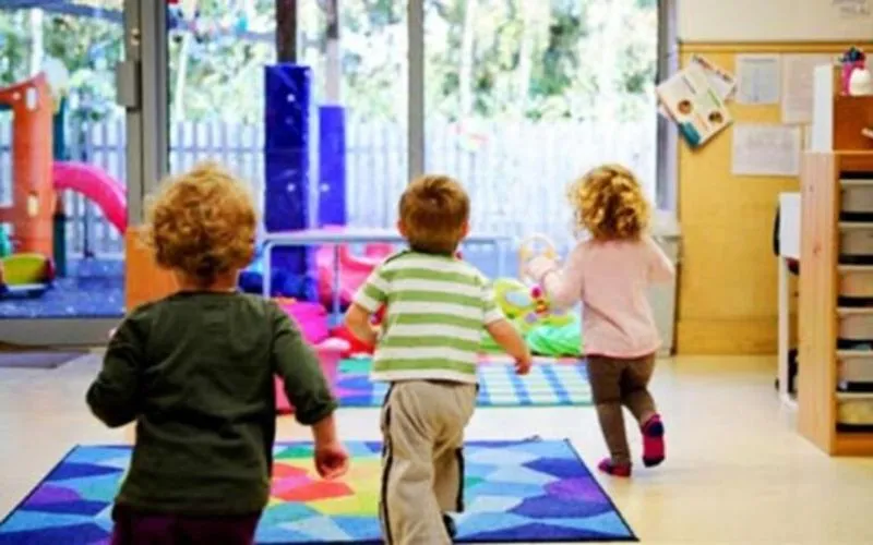 CARMAGNOLA - Asilo nido Craveri, raccolte dai genitori oltre 1400 firme contro l'esternalizzazione