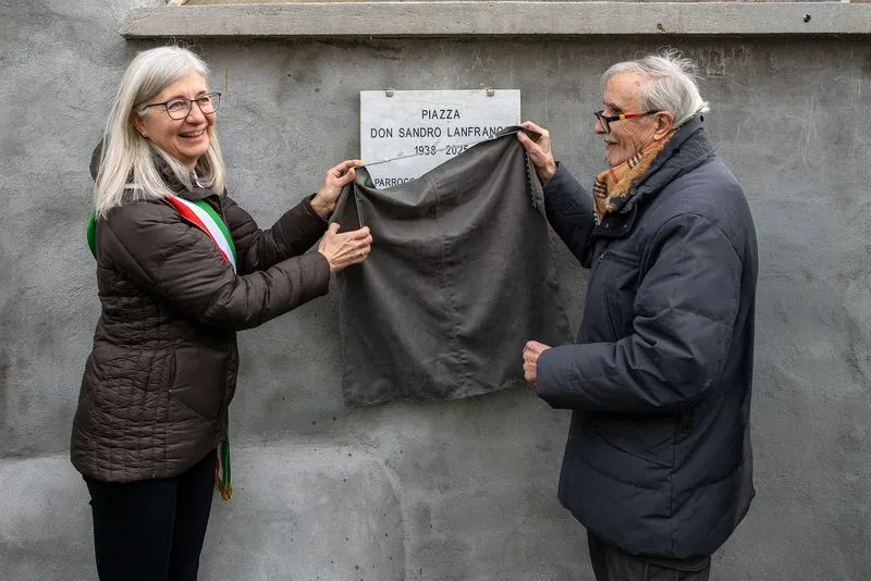 CARMAGNOLA - Inaugurato il nuovo sagrato della Chiesa di San Bernardo e la nuova piazza Don Sandro Lanfranco - FOTO