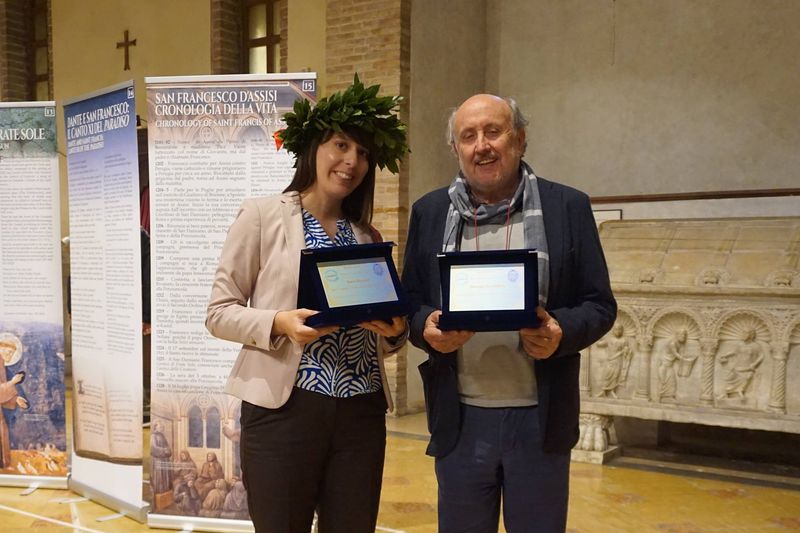 CARMAGNOLA - L'autrice Sara Giraudi premiata al concorso internazionale di poesia L'Alloro di Dante - FOTO