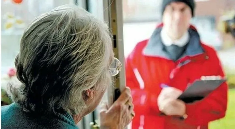 CARMAGNOLA - Si finge un tecnico del gas, truffa un'anziana e scappa con il bottino