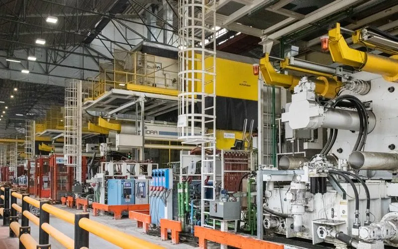 CARMAGNOLA - Dopo l'incendio alla Teksid Aluminium una parte della produzione è stata bloccata